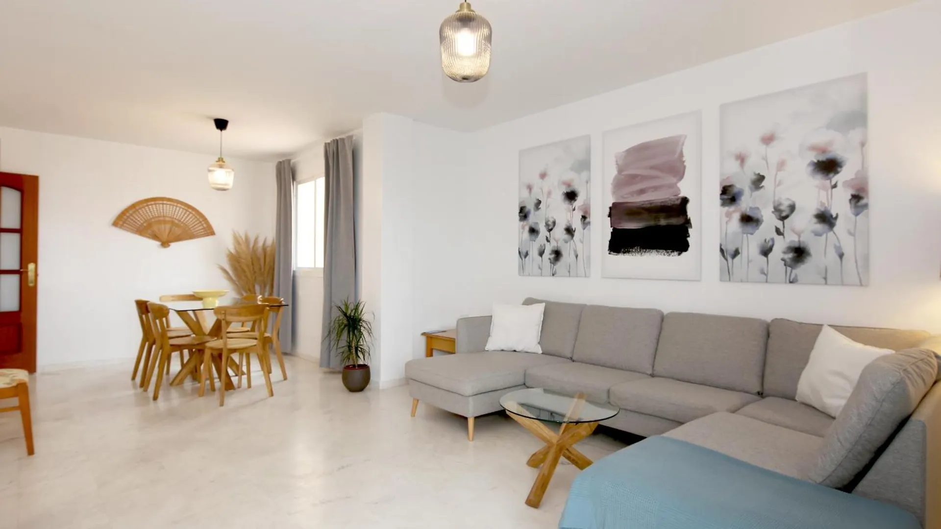 Estepona Town Apartment Carmen